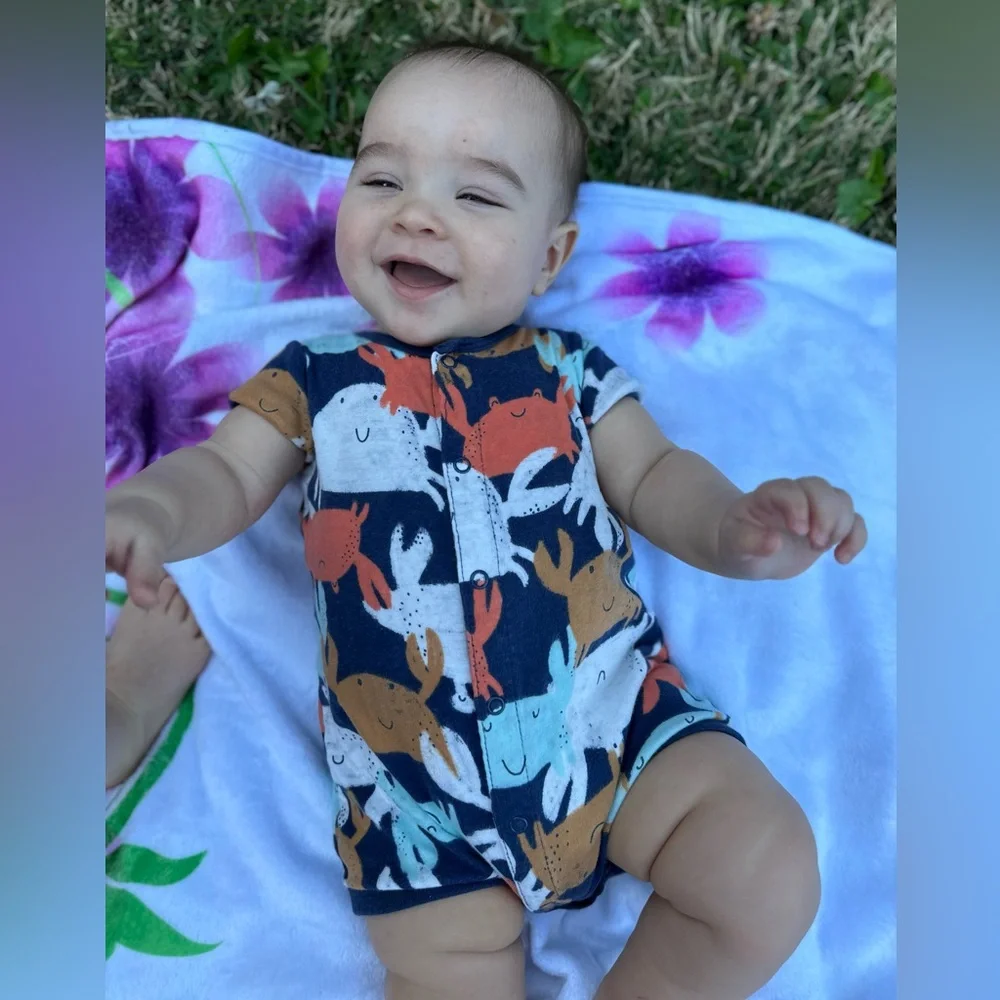 Carter’s Baby Crabs Snap Up Short Sleeve Romper in Navy/White - Size 9 Months